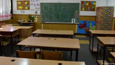 Photo of Проблематичен ученик ја нападнал и гризал наставничката дошла брза помош да и помогне. Таа е на боледување дел од ученици бојкотираат и бараат да бидат безбедни