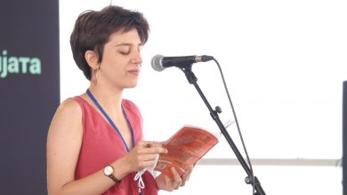 Photo of Поетесата Ива Дамјановски добитник на поетската награда „Браќа Миладиновци“