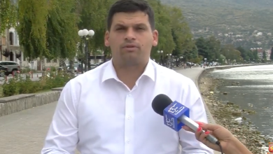 Photo of Пецаков вели дека случајно се сретнал и седнал со Црвенковски во полниот ресторан