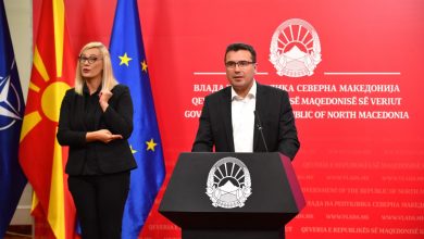 Photo of Заев: Владата во мислењето до Општина Центар не укажува дека треба да се руши Порта Македонија