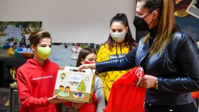 Photo of Премиерот Заев испрати новогодишни подароци за 126 деца во групните домови низ државата, Дневниот центар за деца на улица и Прифатниот центар за бездомни деца