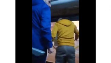 Photo of (ВИДЕО) Двајца насилници во автобус кон патниците: Ќе ве ставам во киселина, ќе сечам глави