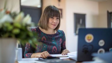 Photo of Министерката Царовска во изолација поради контакт со позитивно лице на Ковид-19