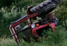 Photo of Тешко повреден 26-годишен жител на неготински Долни Дисан, со трактор излетал од патот