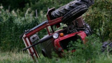 Photo of Тешко повреден 26-годишен жител на неготински Долни Дисан, со трактор излетал од патот
