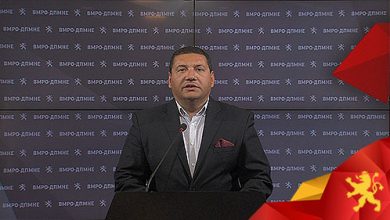 Photo of Mитрески во Собрание пресметуваше дека со минималната плата може да се јаде само ѓеврек и јогурт, Ристески-Пеката му дофрли: „а бурек и маслинки?”