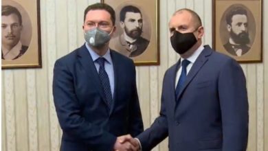 Photo of Радев му го врачи мандатот на Даниел Митов од ГЕРБ-СДС за кандидат за нов бугарски премиер