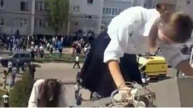Photo of НТВ објави снимка од евакуацијата на децата од училиштето во Казан