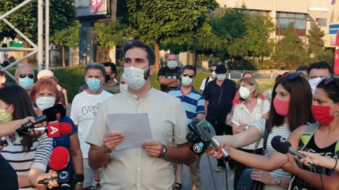 Оштетените штедачи на Еуростандард Банка бараат државата да ги преземе нивните побарувања и парично да ги обештети - МИА