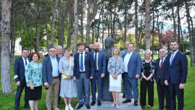 Photo of Амбасадата традиционално ги поканува украинските претставници да го посетат споменикот на Тарас Шевченко во Скопје