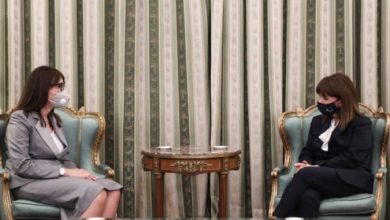 Photo of Амбасадорката Бошковска ѝ ги предаде акредитивните писма на грчката претседателка