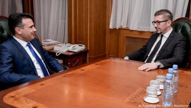 Photo of Кој треба да биде Пушкин: Мицкоски или Заев