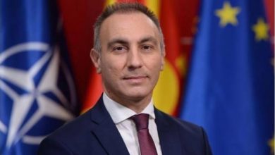 Photo of Груби: Оспорувањето на идентитетот на која било заедница не е во духот на европската солидарност