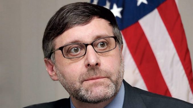 Matthew-Palmer-Deputy-Assistant-Secretary-at-the-US-696x464.jpg Стејт департментот ги смирува тензиите помеѓу Атина и Анкара - МИА