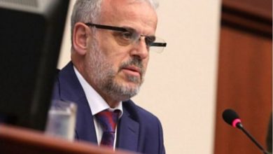Photo of Претседателот на Собранието Џафери се сретна со новата српска амбасадорка Јовановиќ