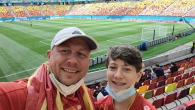 Photo of Татко и син струмичани прелетаа половина свет за да ја бодрат македонската фудбалската репрезентација