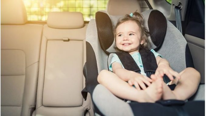 dete_devojce_avtomobil_343