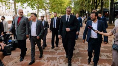 Photo of Заев и Шилегов ги прошетаа Вучиќ и Рама по скопскиот кеј