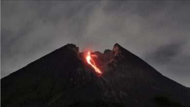 Photo of (ВИДЕО) Еруптираше индонезиски вулкан, луѓето евакуирани