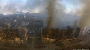 Во стратешки важниот град Мариупол се водат тешки борби - фотографијата е од видео на полкот „Азов“