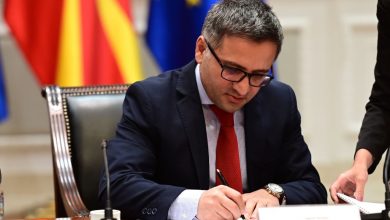 Photo of Потпишани договори со ЕБОР за финансирање на изградбата на автопатот Скопје-Блаце и фотонапонските електрани Осломеј 2 и Битола