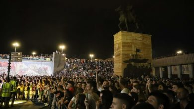 Photo of ФОТО: Илјадници луѓе излегоа на плоштадот Скендербег во Скопје