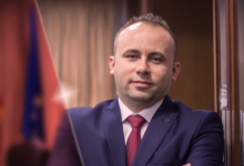 Photo of Поранешниот државен правобранител Фехми Стафа останува во притвор – судот му го продолжи за нови 30 дена