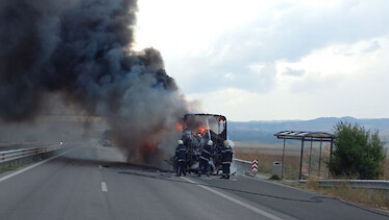 Photo of (ФОТО) Нов инцидент во Бугарија: Се запали автобус во кој се возеле 50 луѓе