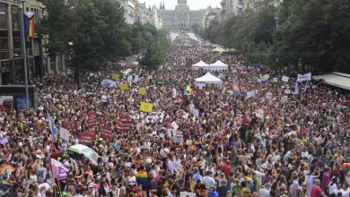 Photo of По двегодишна пауза, во Прага 60.000 луѓе на Прајд