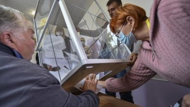 Photo of Проруските власти во Украина тврдат дека големо мнозинство од граѓаните гласале за приклучување кон Русија