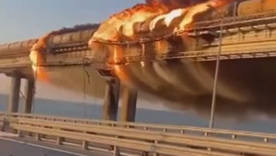 Photo of (Видео) Експлодира камион на Кримскиот мост по што се запалиле цистерни со гориво