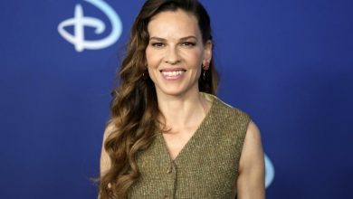 Photo of Оскаровката Хилари Свонк ќе стане мајка на 48 години, објави дека чека близнаци