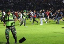 Photo of Во стампедото и немирите на фудбалскиот стадион во Индонезија – 174 мртви