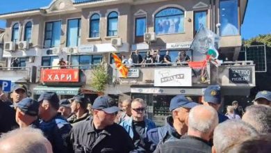 Photo of ВИДЕО: „Татари, фашисти, предавници“ – извикуваат демонстрантите пред клубот Борис трети