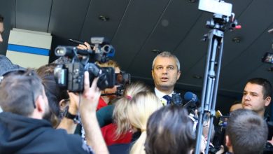 Photo of Лидерот на бугарската партија „Преродба” ги избрка прозападните новинари од прес-конференцијата во Софија