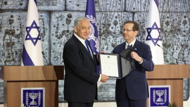 Photo of Претседателот на Израел и официјално му го довери мандатот на Нетанјаху за формирање нова влада