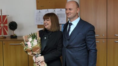 Photo of Абази ја испрати Рускоска со букет рози