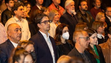 Photo of Пендаровски на СКОМРАХИ: Театарот ги поставува прашањата во еден критички дискурс, кои политичката сцена често сака да ги премолчи