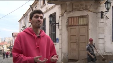 Photo of (ВИДЕО) Ал Џезира: Светска популарност на македонските патики-Сатја Грабулоски дизајнира за Најк, Адидас, Конверс, Мартинс