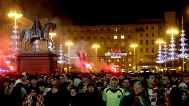 Photo of Илјадници навивачи излегоа на улиците на Загреб за да го прослават бронзениот медал на Хрватска на СП 2022
