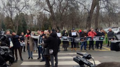 Photo of Уметници протестираат пред Град Скопје, бараат директорот на МКЦ да биде избран со конкурс
