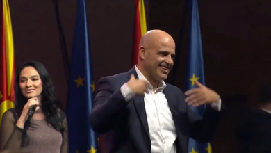 Photo of Ковачевски со Заев комуницира како со сите претходни председатели на СДСМ.За шпекулациите за партиски пуч се повикува на демантот на Заев