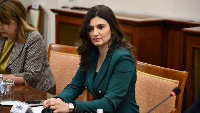 Photo of Пратеничката Зајкова: Па нели ветивте нов КЗ, не враќате во времето на Маневски!