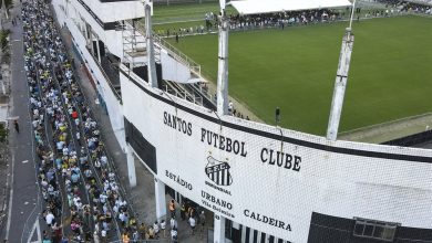 Photo of Над 150 000 луѓе му оддадоа почит на Пеле на стадионот на Сантос