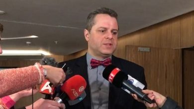 Photo of Бугарски историчар вели дека впишувањето на Бугарите во Уставот е бесмислено