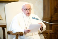 Photo of Папата Франциск хоспитализиран во Рим, откажани состаноците за утре