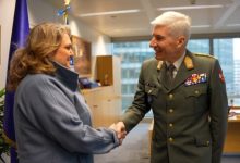 Photo of Средба на Петровска со претседавачот на Воениот комитет на ЕУ: Македонија е извозник на безбедност