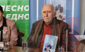 Photo of Романот „Вистинита, но не многу веројатна историја за семејството Пустополоски за куќата покрај Вардар и за четирите прстени“ од Влада Урошевиќ добитник на наградата „Роман на годината“