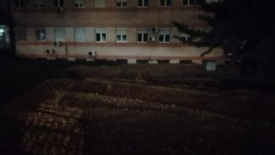 Photo of ФОТО: МВР уапси две лица кои синоќа на диво сакале да градат паркинг во кругот на поликлиниката „Бит Пазар