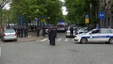 Photo of Мајката на ученикот кој го направи масакрот го напуштила Белград со помалата сестра на Коста.К